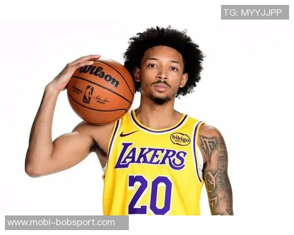 小尼克史密斯回顾湖人媒体日盛况与黄蜂时的鲜明对比