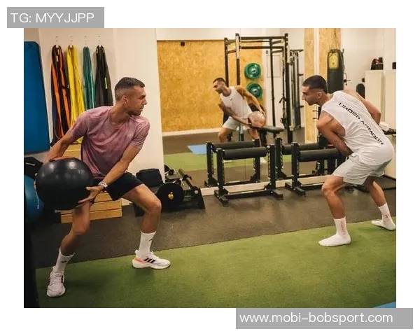 姆巴佩健身房内训练照片曝光透露恢复情况良好无大碍